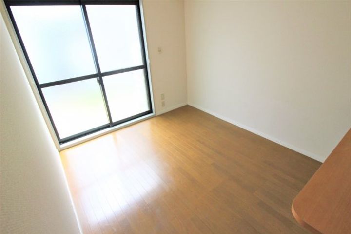レオパレスシャルマンIIの居間