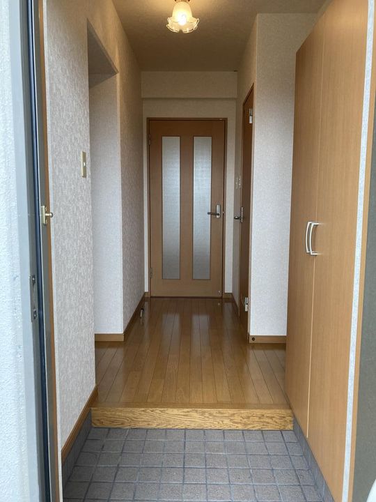 熊本県菊池郡菊陽町光の森1(マンション)の賃貸物件の玄関