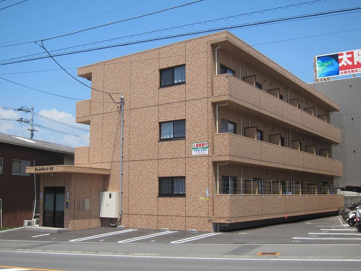 愛媛県伊予郡砥部町高尾田(マンション)の賃貸物件の外観