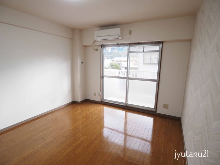 徳島県徳島市庄町4(マンション)の賃貸物件の居間