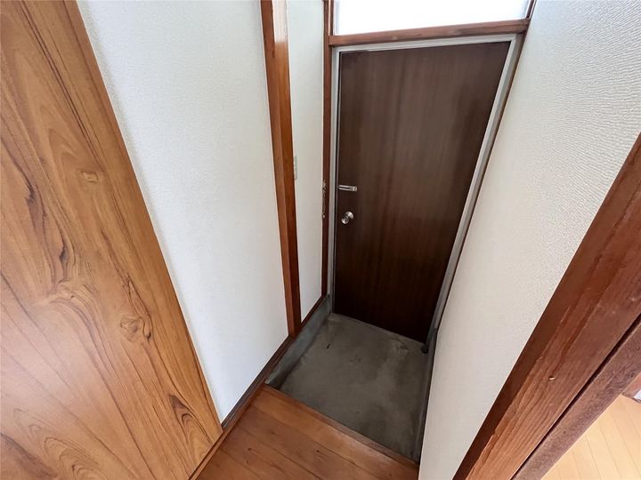 コーポ長苗代の玄関