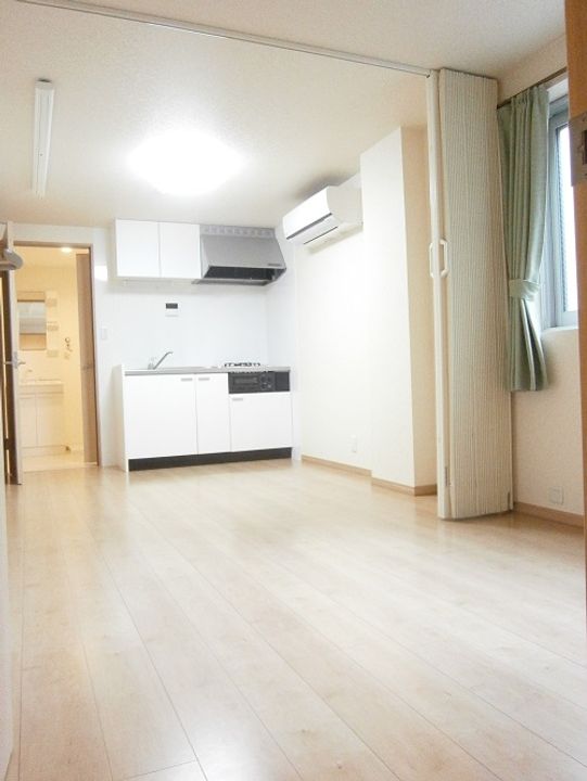 大関ビルの居間