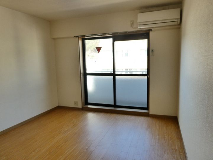 御陵シャトー朝日の居間