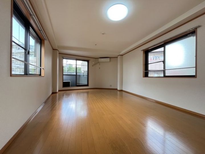 サンハイツの居間