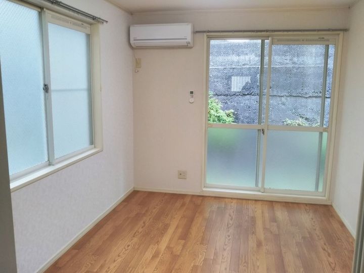 神奈川県横浜市神奈川区西大口(アパート)の賃貸物件の居間