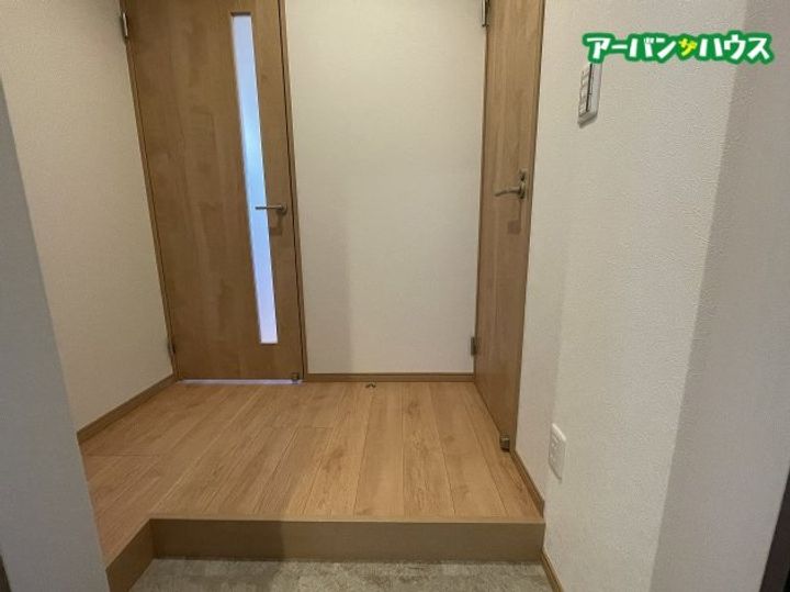 REGALEST SK 高柳の玄関