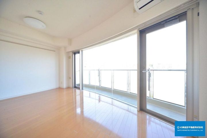 リヴィエール宮崎台の居間