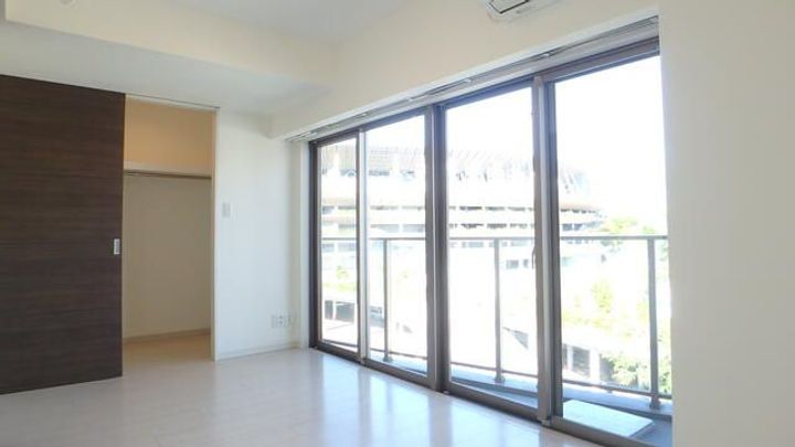 外苑キリンビルの居間