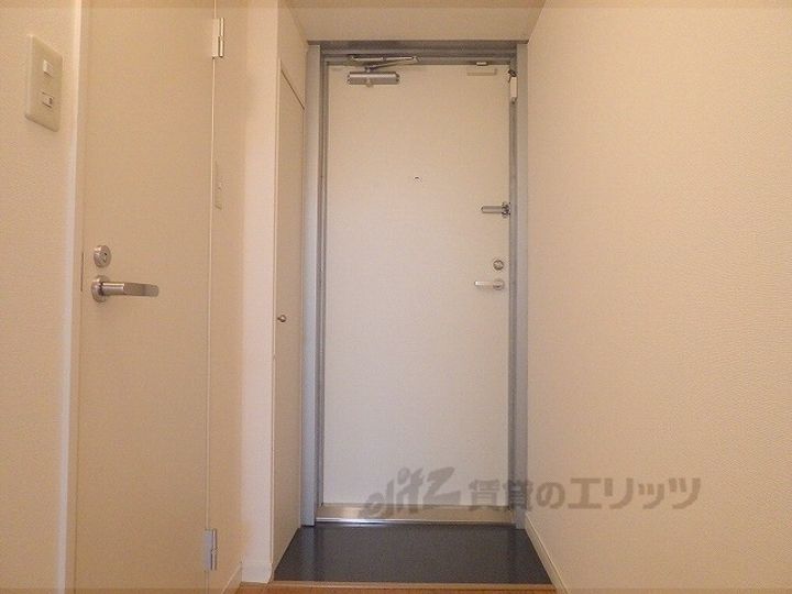 レオパレスSUCCESSの玄関