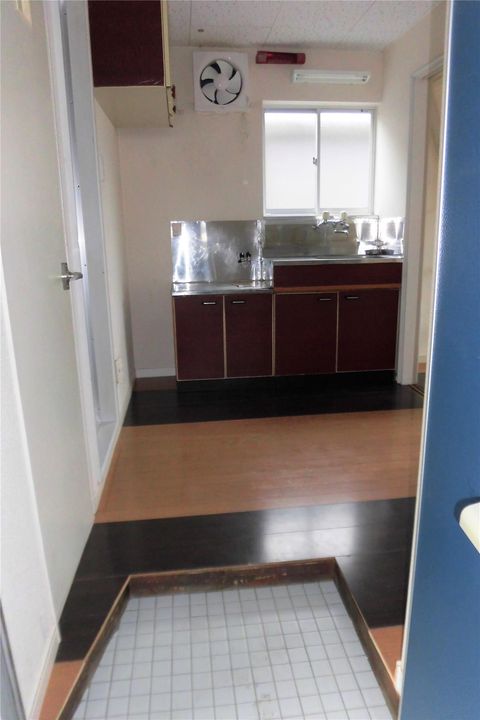 アートイン  ライトグリーンハウスの玄関