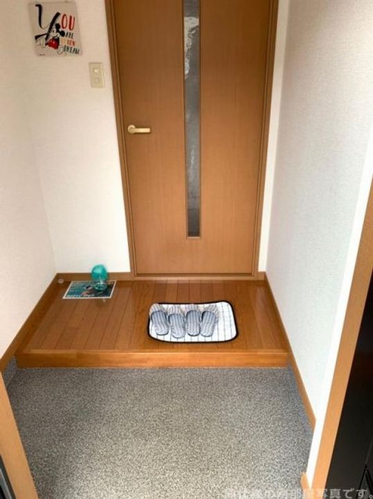 三重県伊勢市上地町(一戸建)の賃貸物件の玄関