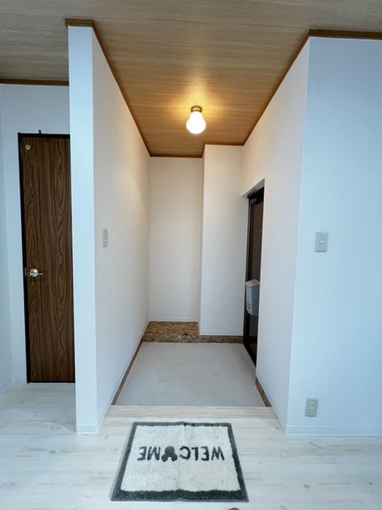 新緑のショコラティエの玄関