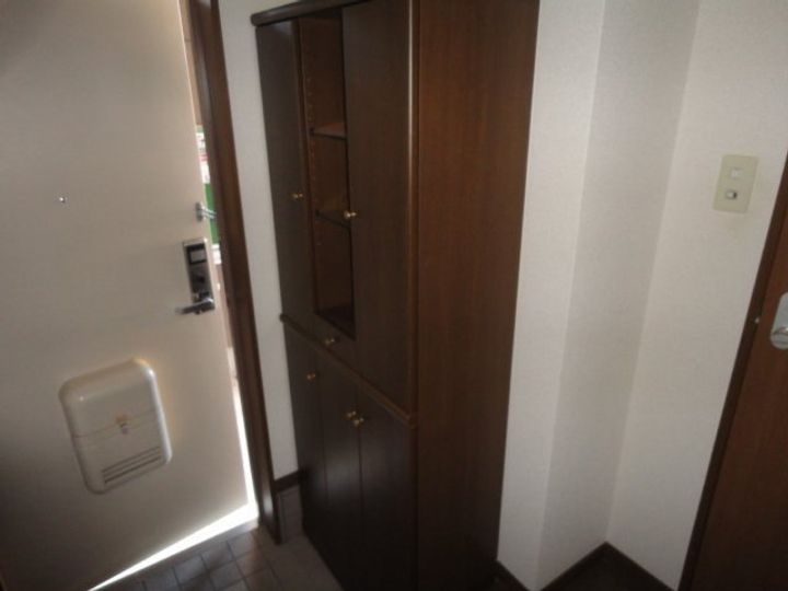 レイクヒルズの玄関