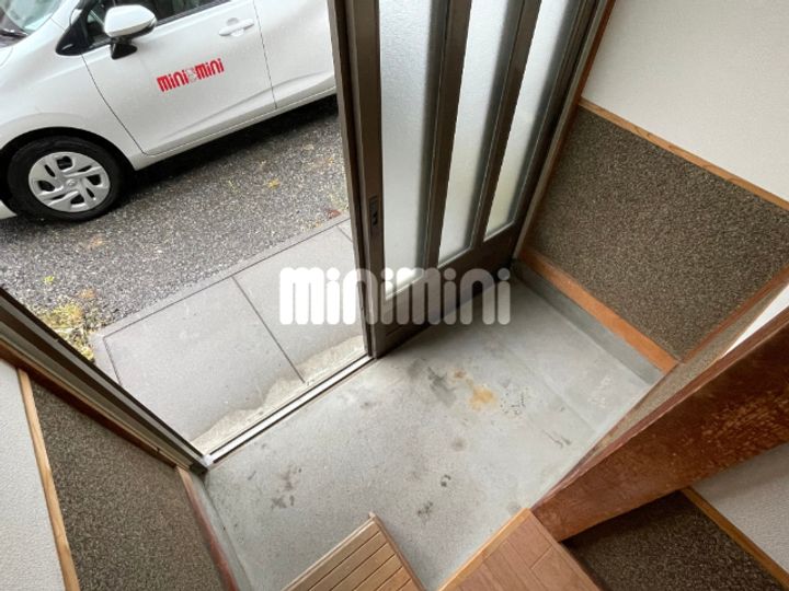静岡県藤枝市高柳3(一戸建)の賃貸物件の玄関