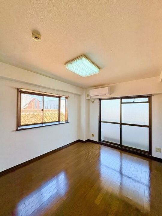 和歌山県和歌山市築港4(マンション)の賃貸物件の居間