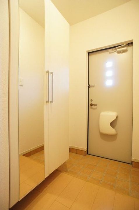 福島県いわき市小名浜下神白字草木屋(アパート)の賃貸物件の玄関
