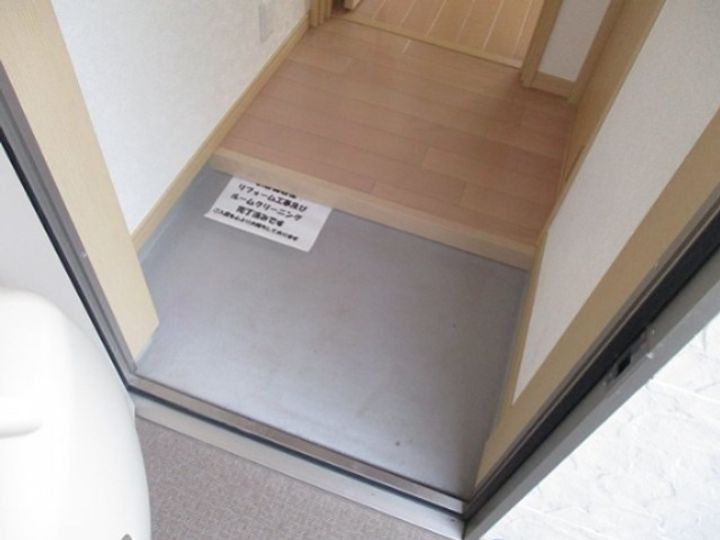 神奈川県横浜市戸塚区吉田町(アパート)の賃貸物件の玄関