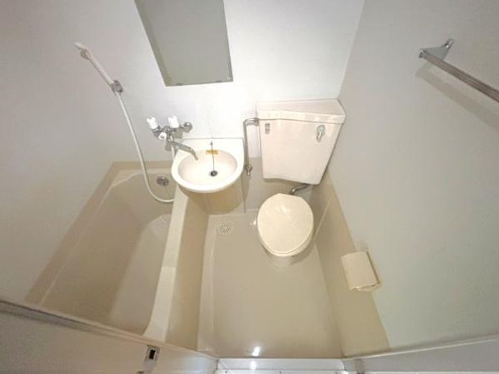 センバ&フェニックスの内装