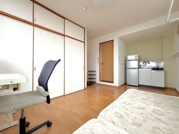 センバ&フェニックスの居間