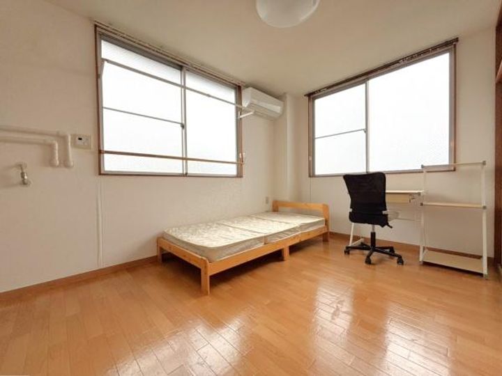 センバ&フェニックスの外観