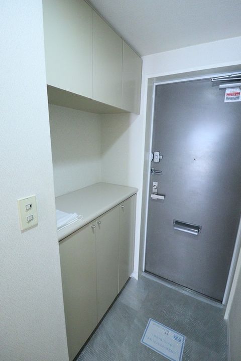 レイヴァ大森の玄関