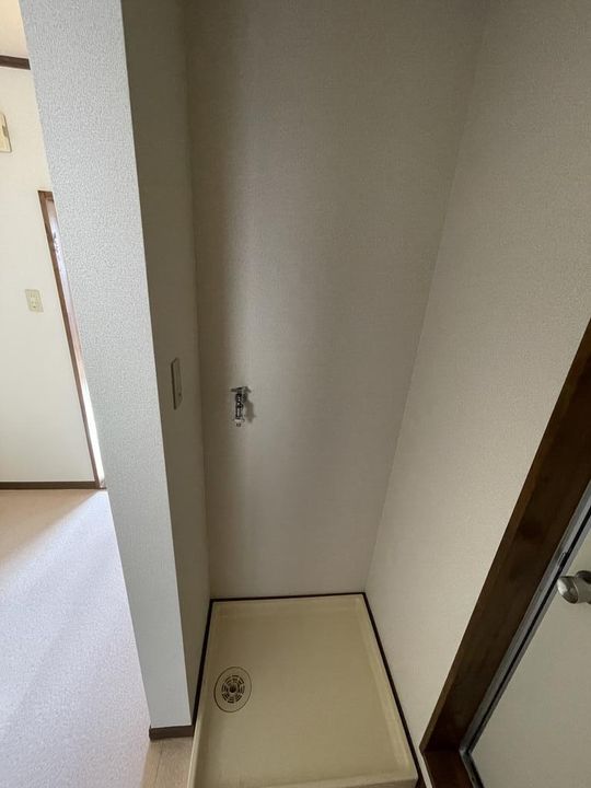 メゾンメイプル美術館前の内装