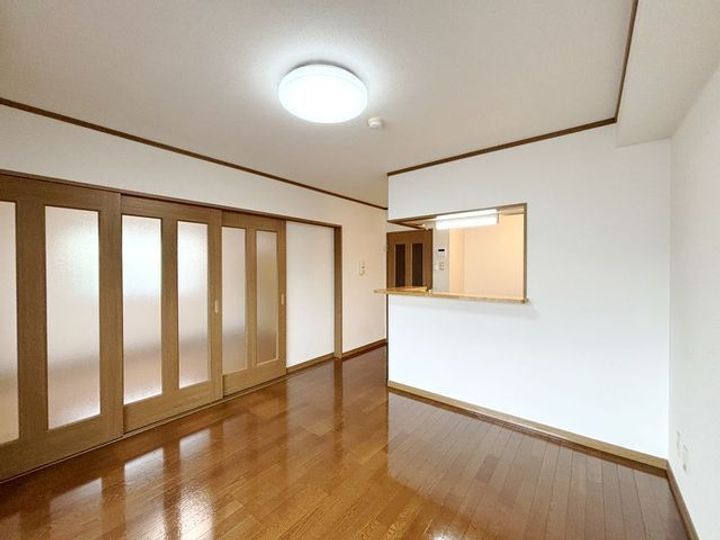 ロイヤルウエストの居間