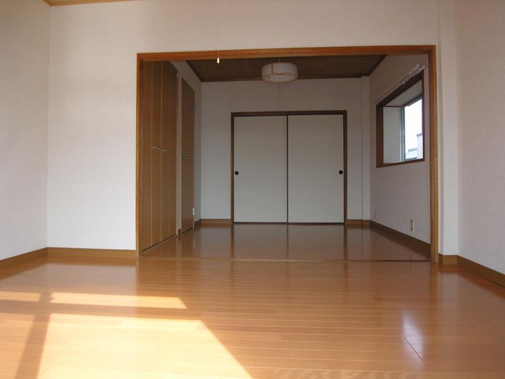 アーバン大淀の居間