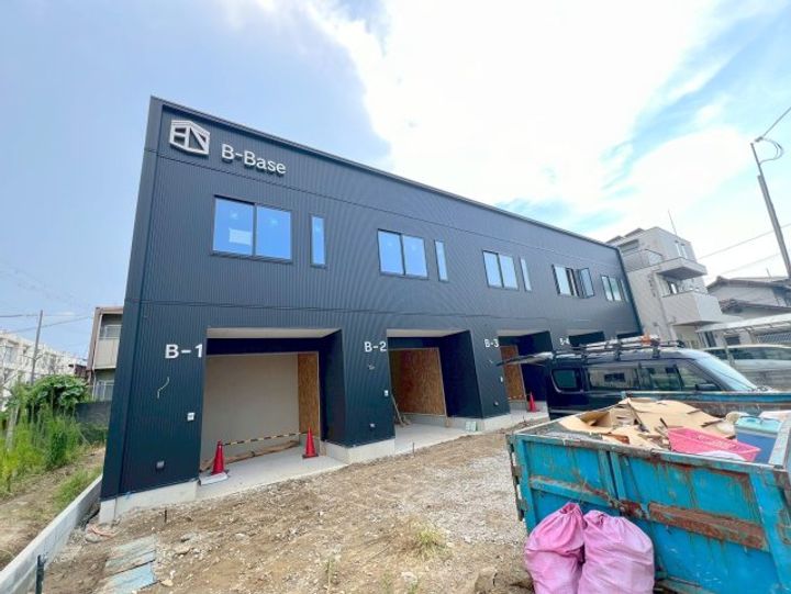 B-Base ガレージハウスの外観