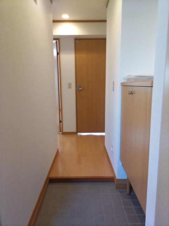 マ メゾンの玄関