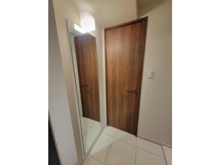 プレサンスロジェ名古屋久屋大通公園の玄関