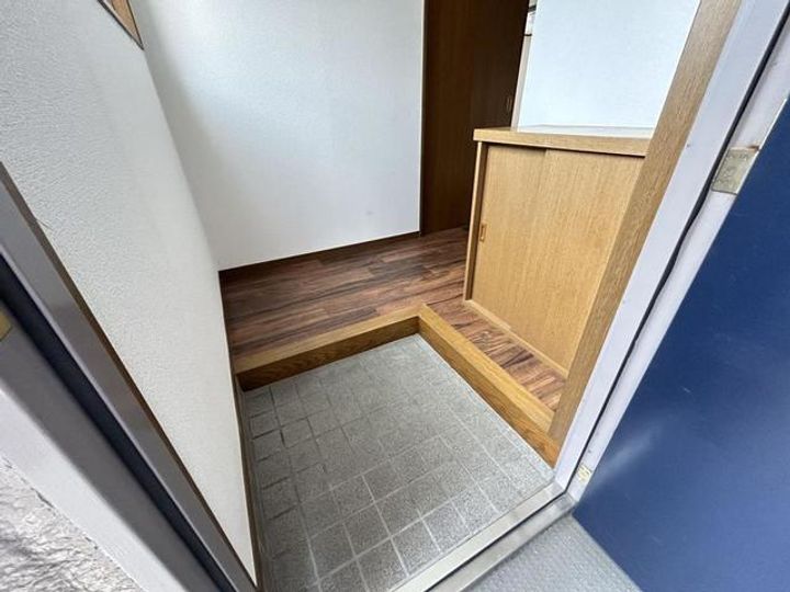 斉藤ビルの玄関