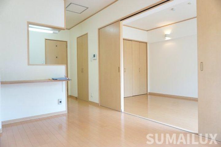 アイディーアル御領の居間