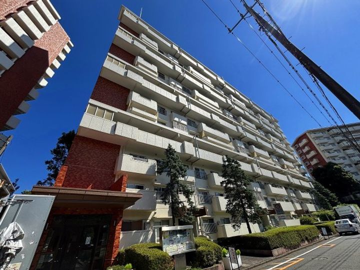 新ゆりグリーンタウンアカシア街区3号棟の外観