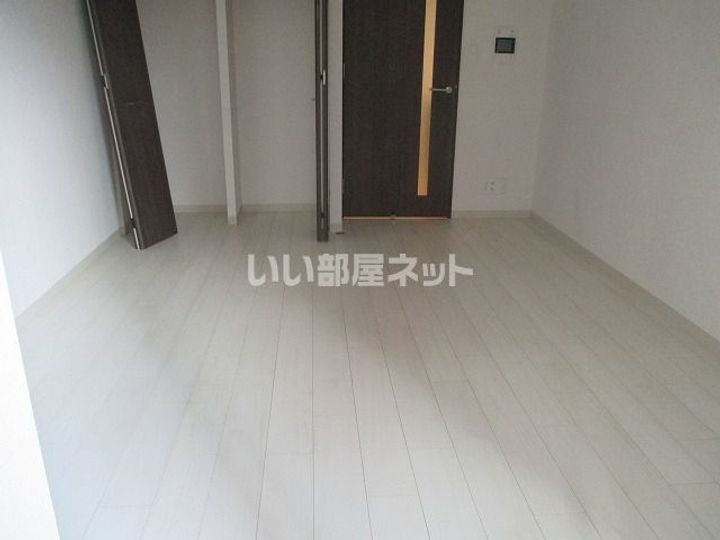 ララプレイス三宮ルミナージュの居間