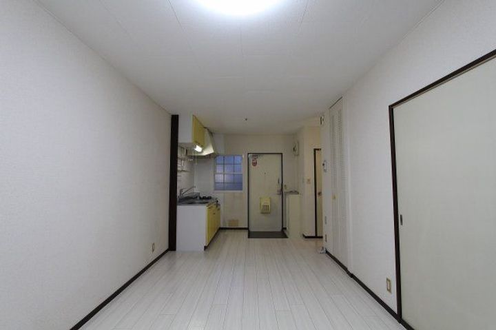 リエスあさか根岸台A・B棟の居間