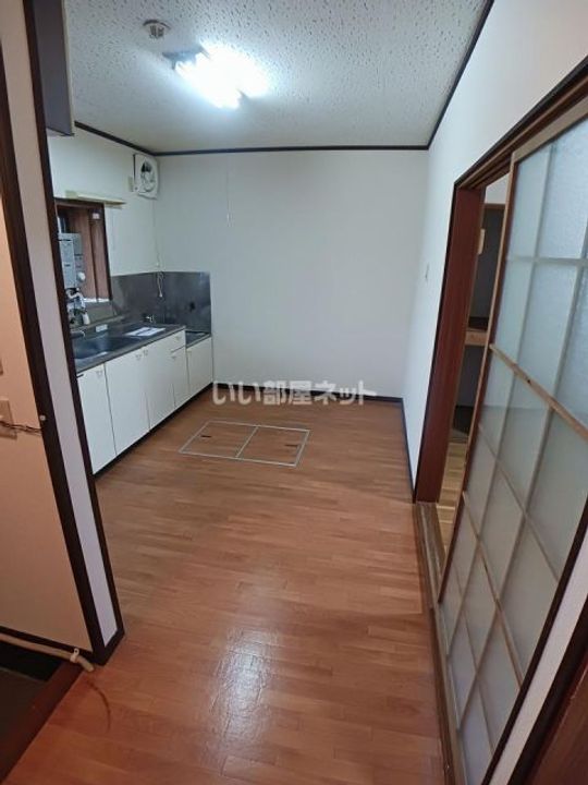 新潟県上越市東城町1(アパート)の賃貸物件の居間
