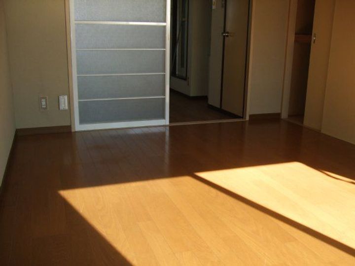 メゾンジュネスAの居間