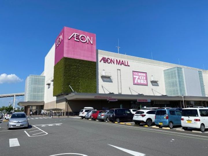 ヴィア・ラッテアIIの周辺