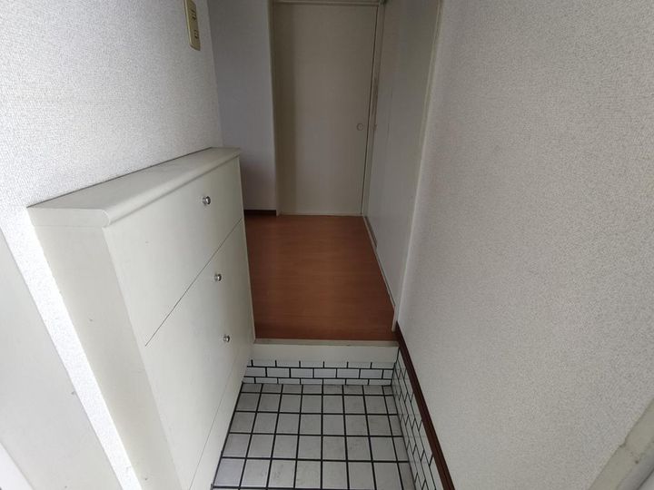 ヒルズ草原Bの玄関