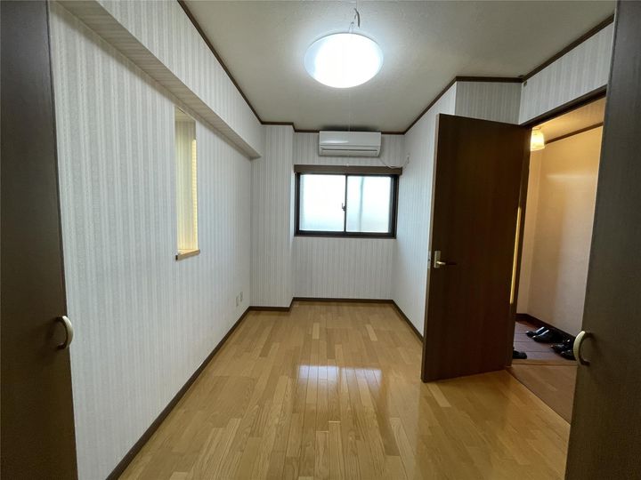 パレス国領の居間