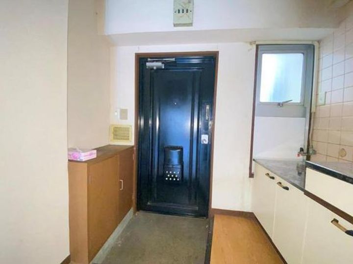 柳川ビルの玄関