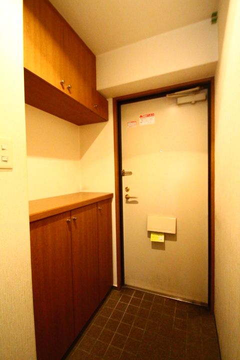 ファミールハイツ草津III番館の玄関