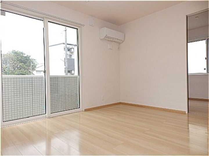 エクセレージュ山の田の居間