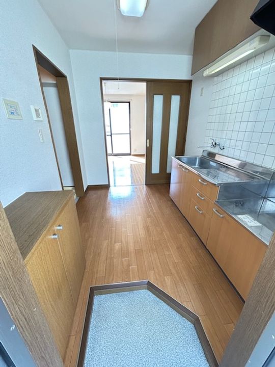 メゾンさとの玄関