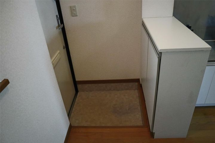 ガーデンハイツ A棟の玄関