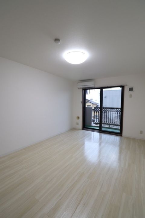 モンシャトーの居間