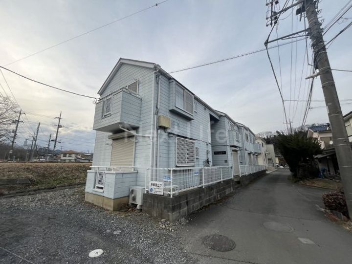 リバーパークの外観