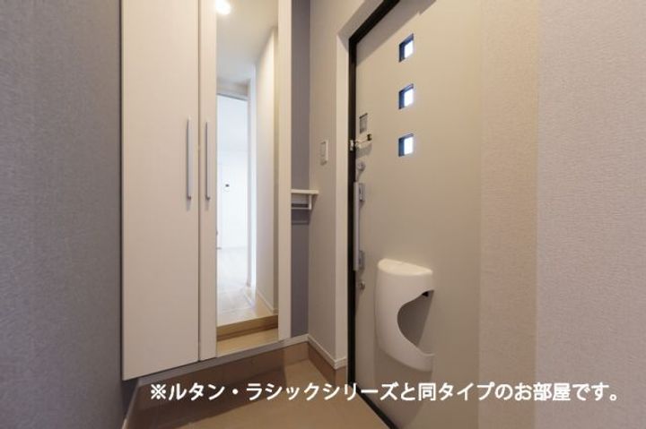 ベルシオン東古松の玄関