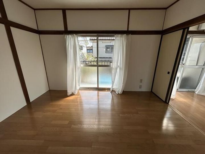 第三静和荘の居間